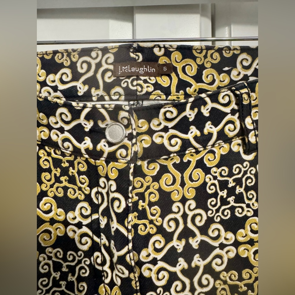 J. McLaughlin Lexi Print Jeans in the Newport Scroll Pattern Size:6 - Picture 4 of 5